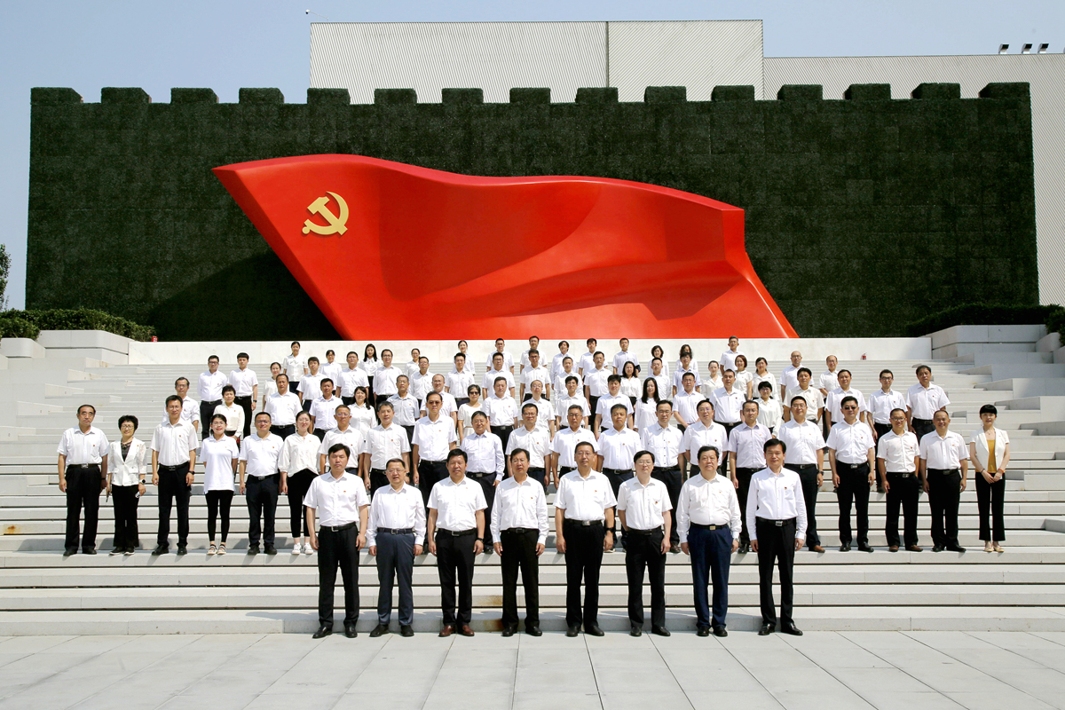 有研集團組織黨員干部集體參觀中國共產(chǎn)黨歷史展覽