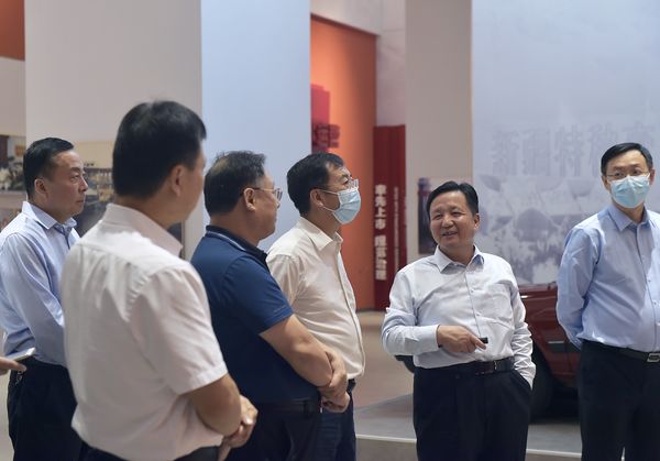 有研集團黨委書記、董事長趙曉晨赴特變電工訪問交流