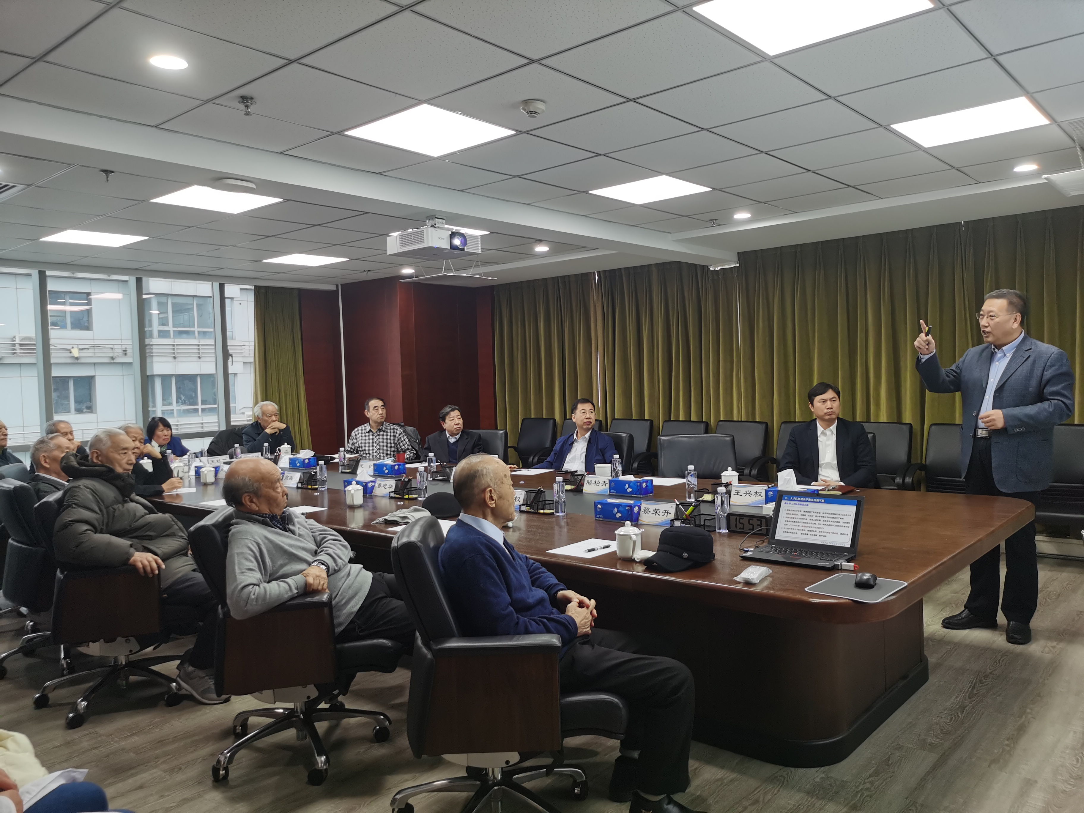有研集團黨委召開離退休老同志座談會