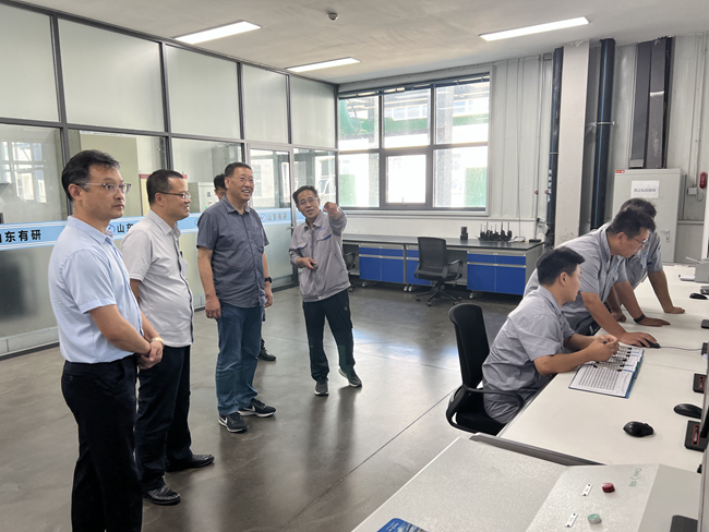 有研集團總經(jīng)理、黨委副書記熊柏青到山東有研國晶輝調(diào)研樂陵基地建設(shè)運營情況