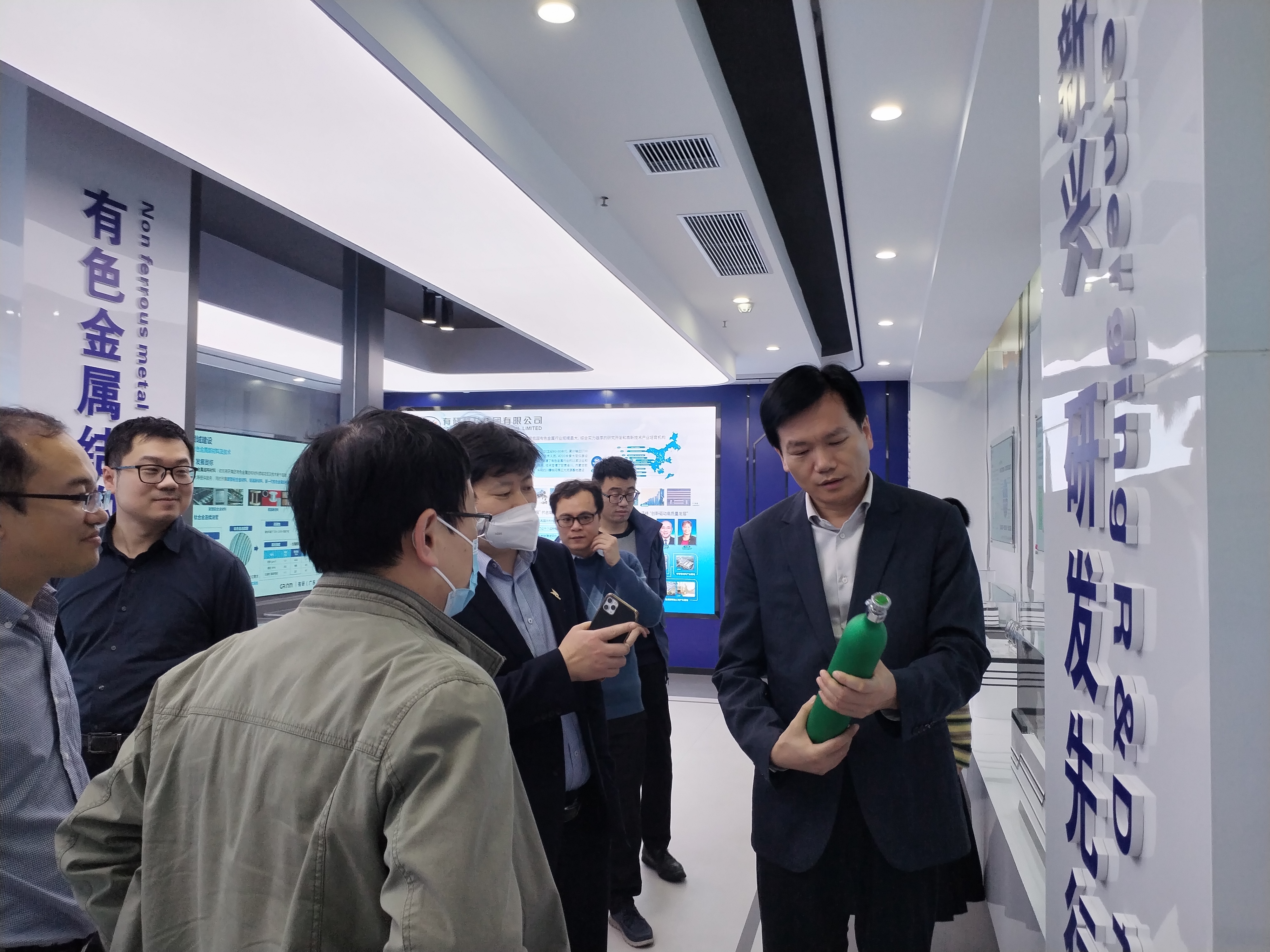 中國有研副總經(jīng)理黃倬一行到有研廣東院調(diào)研