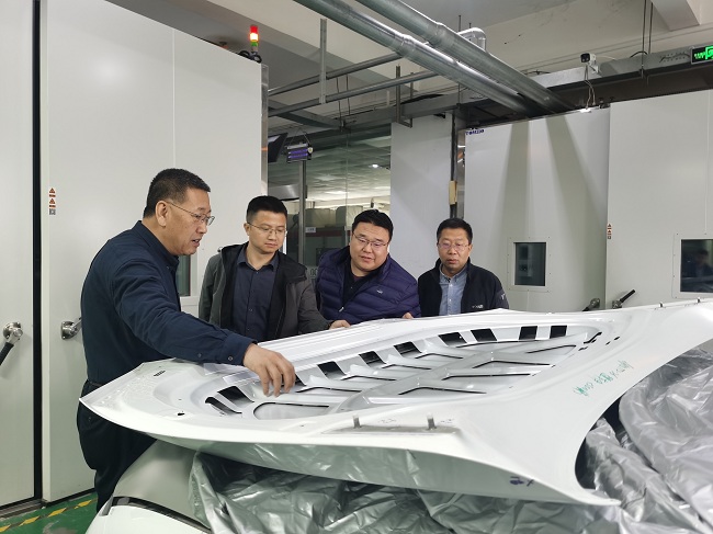 中國有研總經(jīng)理、黨委副書記熊柏青帶隊(duì)調(diào)研國合通測上海實(shí)驗(yàn)室