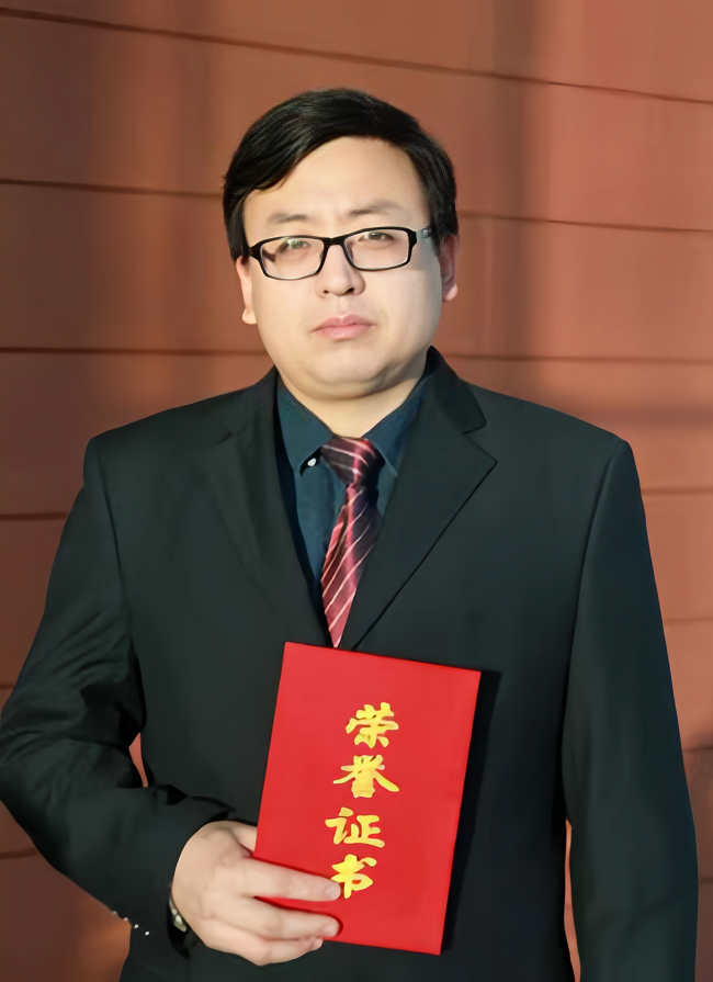 主題教育進(jìn)行時(shí) | “學(xué)思想、強(qiáng)黨性、重實(shí)踐、建新功”有研故事系列展播（五）粉材工匠溫余苗：善讀“無(wú)字之書”