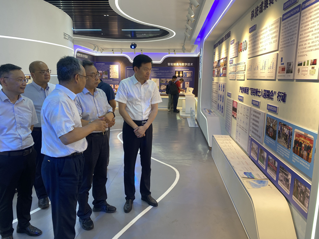 中國有研副總經(jīng)理黃倬一行赴江西省南昌市、宜春市調(diào)研