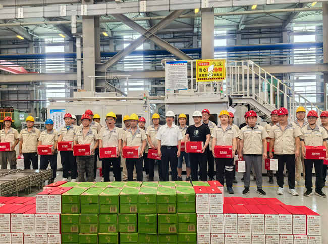 中國有研工會組織開展一線送清涼、送安全活動(dòng)